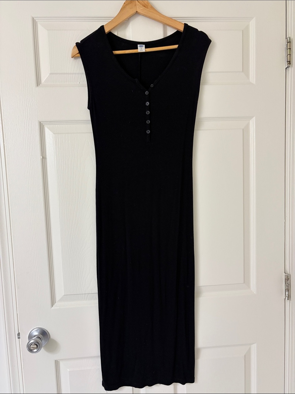 Old Navy Black Sleeveless Henley Maxi Dress